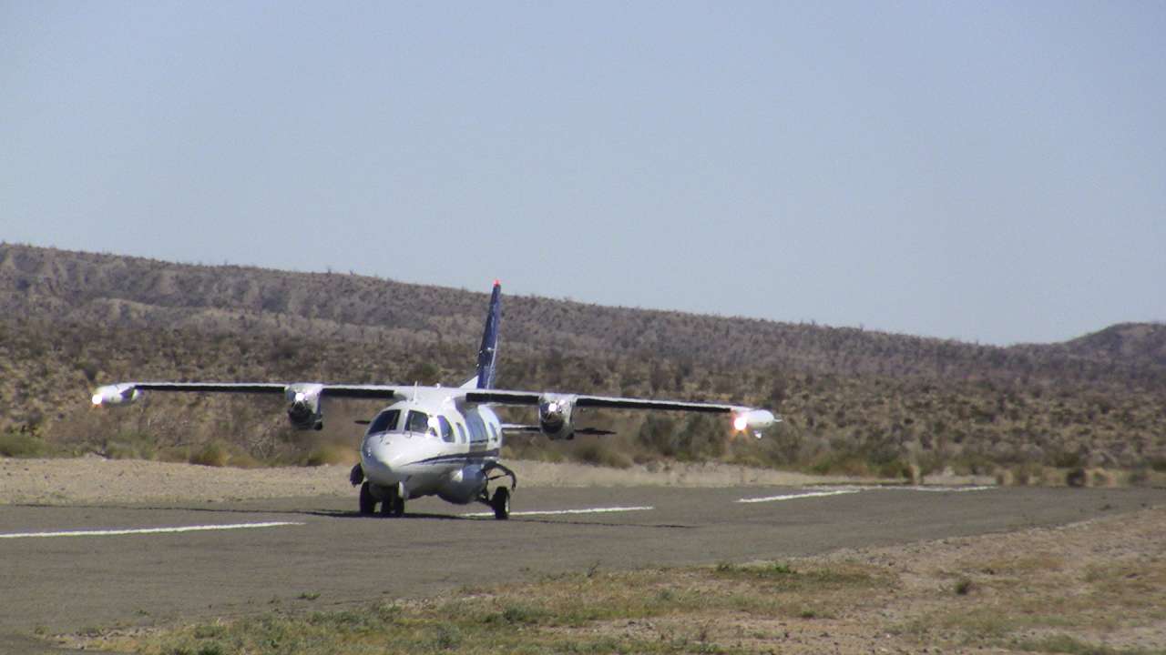 Randall's Mitsubishi MU-2B landed within only 1000 feet of runway.