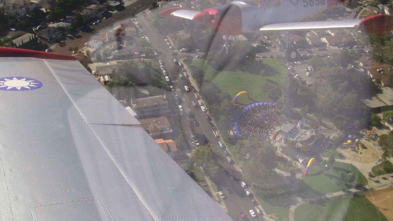 Formation fly-by over at 800 feet