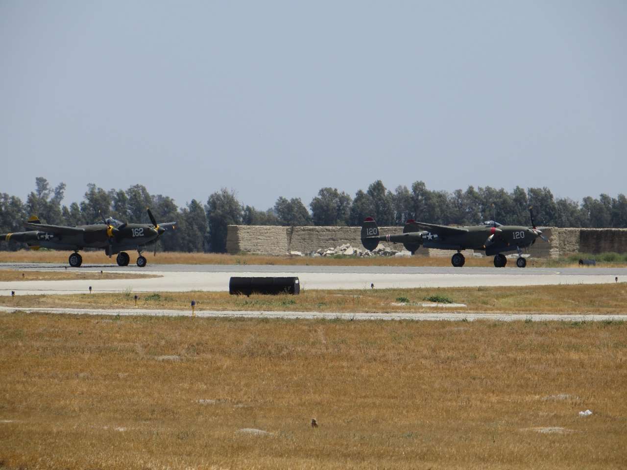 click to view full size photo P-38s