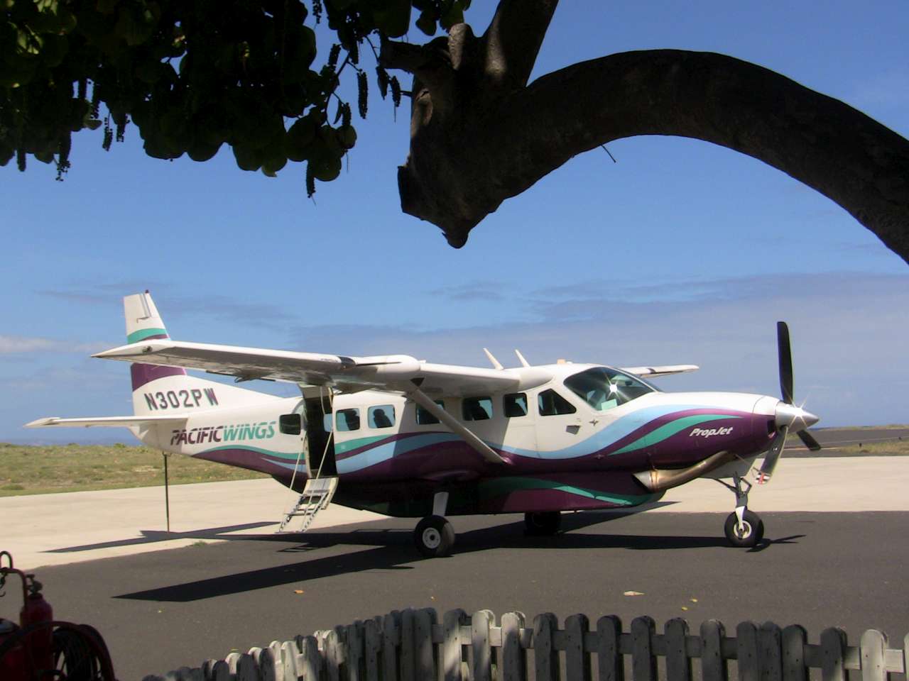 click to view full size photo Cessna Caravan at Kalaupapa