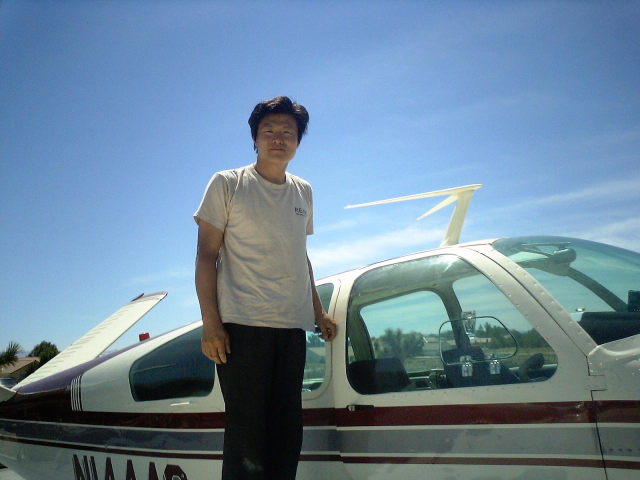 click to view full size photo Larry with one of his lover at L00.04.jpg