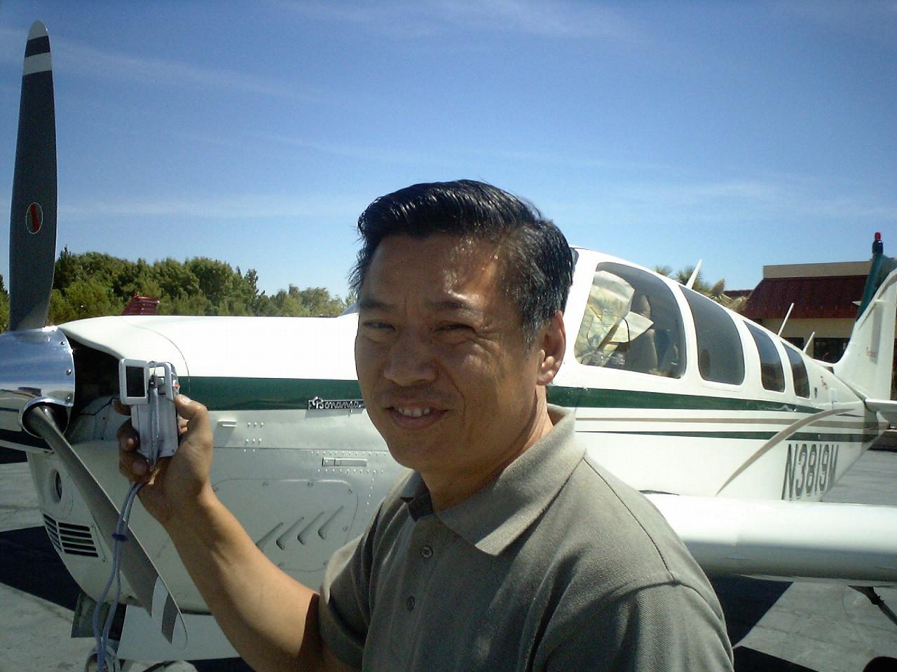 click to view full size photo Leo with the lover at L00.04.jpg