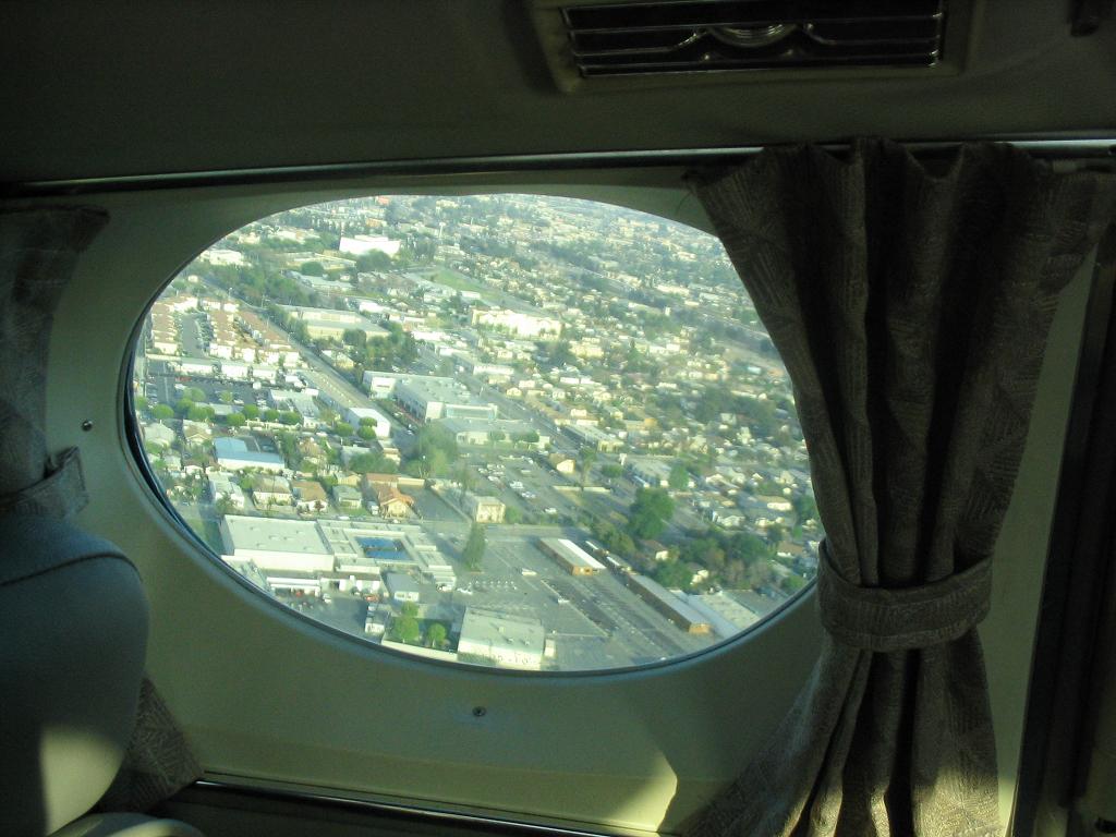click to view full size photo The view thru the window.04.jpg